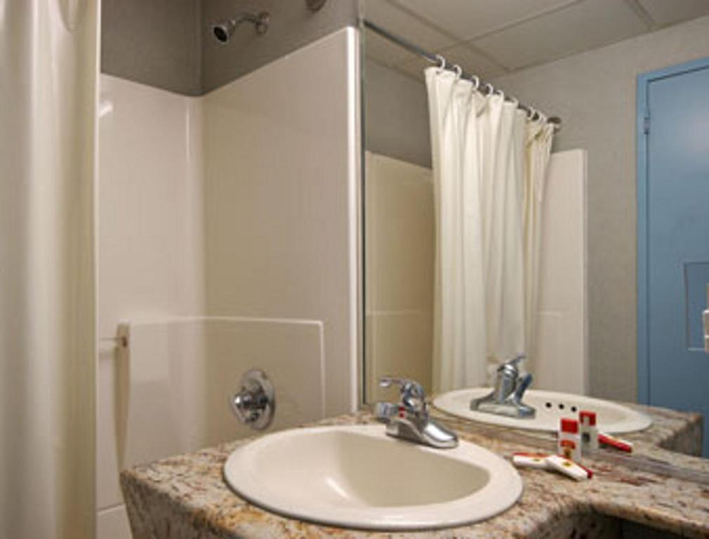Super 8 By Wyndham Long Island City Lga Hotel New York Rum bild