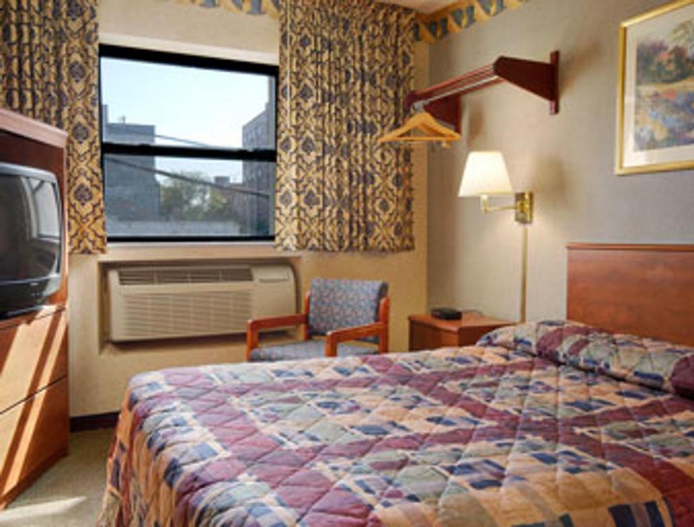 Super 8 By Wyndham Long Island City Lga Hotel New York Rum bild