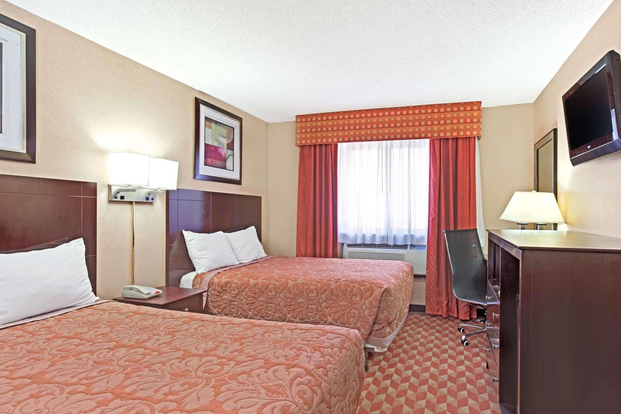 Super 8 By Wyndham Long Island City Lga Hotel New York Exteriör bild